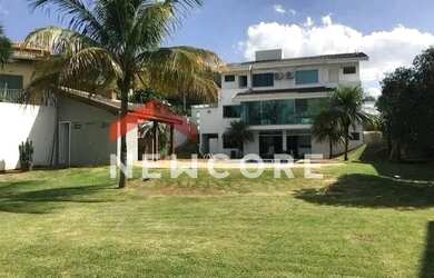 Imagem: A casa possui 3 Dormitórios, 5 Banheiros, 4 Vagas na garagem