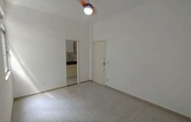 Imagem: O apartamento possui 1 Dormitório, 2 Banheiros, 1 Vaga na garagem