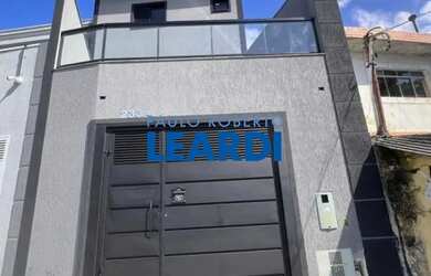 Imagem: A casa possui 2 Dormitórios, 3 Banheiros, 3 Vagas na garagem