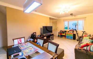 Imagem: A casa em condomínio possui 3 Dormitórios, 3 Banheiros, 3