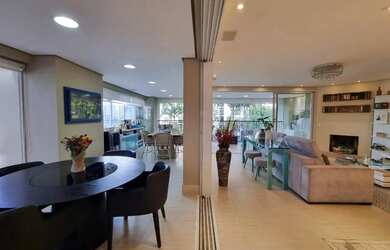 Imagem: O apartamento possui 4 Dormitórios, 5 Banheiros, 4 Vagas na