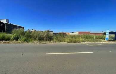 Imagem: O terreno à venda possui 360m² de Área e está localizado