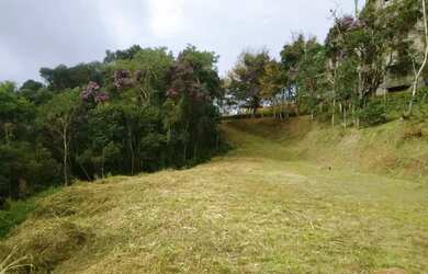 Imagem: O terreno possui 4.300m² de Área e está localizado em Campos