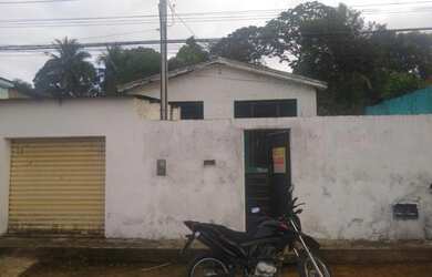 Imagem: A casa possui 2 Dormitórios, 1 Banheiro, 1 Vaga na garagem