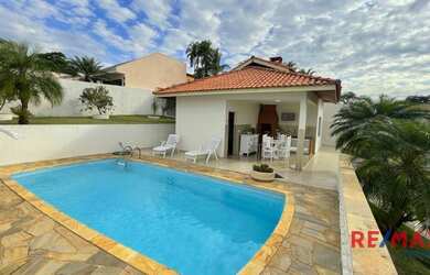 Imagem: A casa em condomínio possui 3 Dormitórios, 4 Banheiros, 5