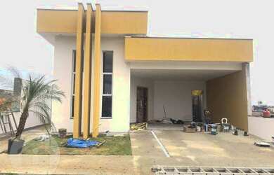 Imagem: A casa em condomínio possui 3 Dormitórios, 1 Banheiro, 2 Vagas