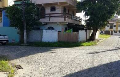 Imagem: A casa possui 2 Dormitórios, 1 Banheiro e está localizado