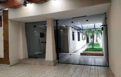 Imagem: O depósito possui 4 Vagas na garagem, 265m² de Área e está