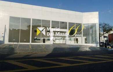 Imagem: O depósito possui 5 Vagas na garagem e 658m² de Área e está