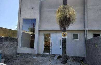 Imagem: A casa em condomínio possui 3 Dormitórios, 1 Banheiro, 2 Vagas