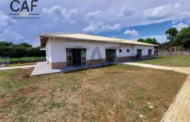 Imagem: O terreno possui 360m² de Área, Piscina e está localizado