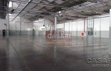 Imagem: O depósito possui 11000m² de Área e está localizado em Paulicéia