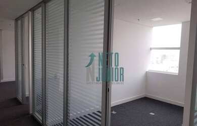 Imagem: O depósito possui 3 Vagas na garagem e 101m² de Área e está