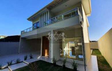 Imagem: A casa possui 4 Dormitórios, 3 Banheiros, 4 Vagas na garagem