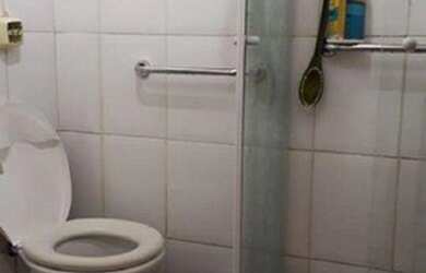 Imagem: O apartamento possui 3 Dormitórios, 1 Banheiro, 1 Vaga na garagem