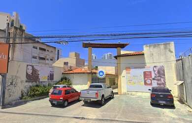 Imagem: O depósito possui 4 Vagas na garagem, 472m² de Área e está