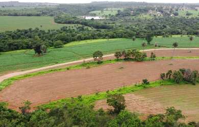 Imagem: O terreno possui 2003m² de Área e está localizado em Jaboticatubas