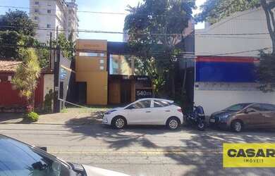 Imagem: O depósito possui 3 Vagas na garagem, 540m² de Área e está