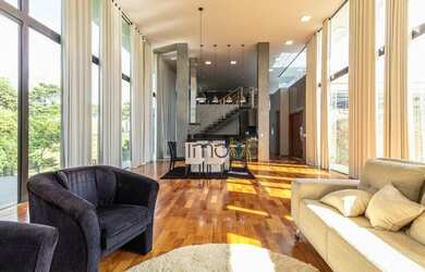 Imagem: A casa em condomínio possui 4 Dormitórios, 5 Banheiros, 5