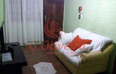 Imagem: A casa possui 3 Dormitórios, 2 Banheiros, 2 Vagas na garagem