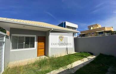 Imagem: A casa possui 3 Dormitórios, 2 Banheiros, 2 Vagas na garagem