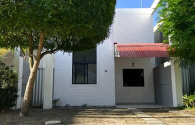 Imagem: A casa em condomínio possui 2 Dormitórios, 1 Banheiro, 2 Vagas