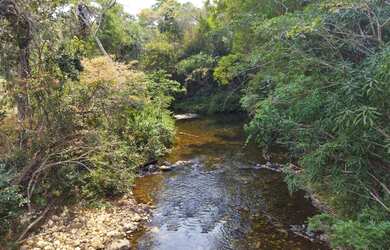 Imagem: O terreno possui 2001m² de Área e está localizado em Jaboticatubas