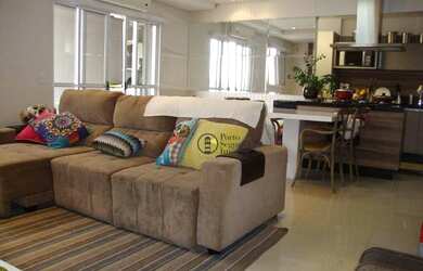 Imagem: O apartamento possui 2 Dormitórios, 2 Banheiros, 2 Vagas na