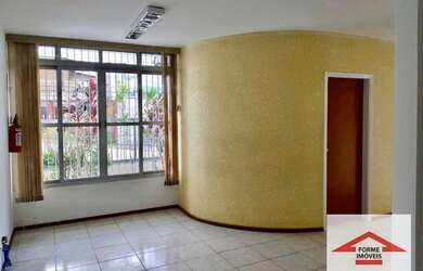 Imagem: O depósito possui 1 Vaga na garagem, 176m² de Área e está