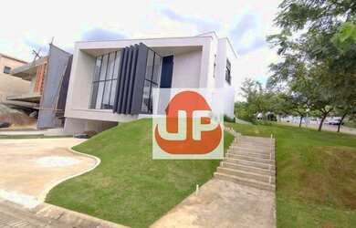 Imagem: A casa em condomínio possui 4 Dormitórios, 5 Banheiros, 4