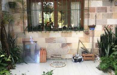 Imagem: A casa possui 3 Dormitórios, 2 Banheiros, 1 Vaga na garagem