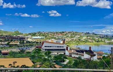 Imagem: O apartamento possui 4 Dormitórios, 3 Banheiros, 3 Vagas na