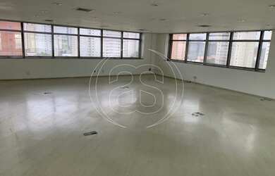 Imagem: O depósito possui 5 Vagas na garagem, 269m² de Área e está