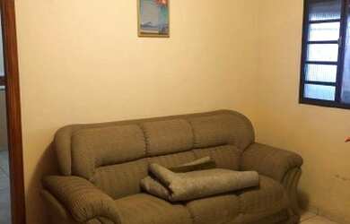 Imagem: A casa possui 3 Dormitórios, 1 Banheiro, 2 Vagas na garagem