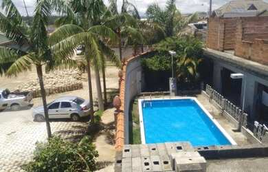 Imagem: A casa possui 1 Dormitório, 1 Banheiro, 4 Vagas na garagem