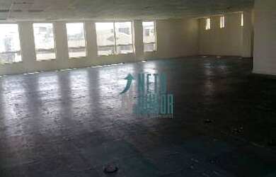 Imagem: O depósito possui 5 Vagas na garagem, 363m² de Área e está