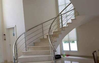 Imagem: A casa em condomínio possui 4 Dormitórios, 5 Banheiros, 4