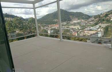 Imagem: O apartamento possui 3 Dormitórios, 1 Banheiro, 1 Vaga na garagem