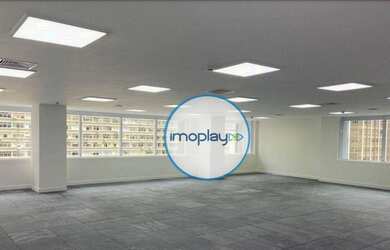 Imagem: O depósito possui 4 Vagas na garagem, 357m² de Área e está