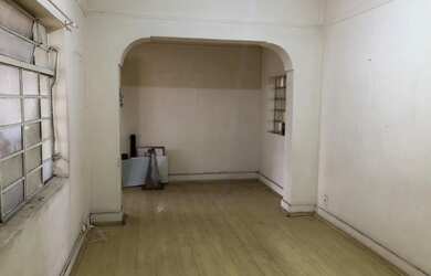 Imagem: A casa possui 3 Dormitórios, 1 Banheiro, 3 Vagas na garagem