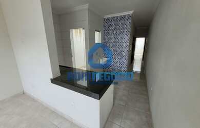 Imagem: A casa possui 2 Dormitórios, 1 Banheiro, 1 Vaga na garagem