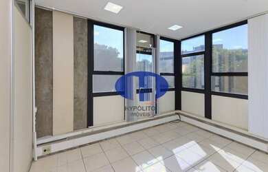 Imagem: O depósito possui 1 Vaga na garagem, 130m² de Área e está