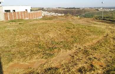 Imagem: O terreno possui 1.050m² de Área e está localizado em Alto