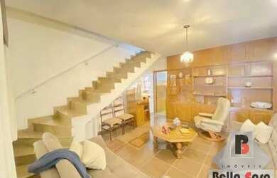 Imagem: A casa possui 2 Dormitórios, 1 Banheiro, 1 Vaga na garagem