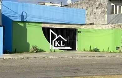 Imagem: A casa possui 5 Dormitórios, 2 Banheiros, 4 Vagas na garagem