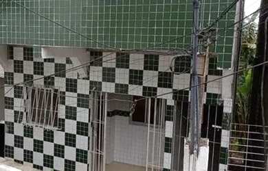 Imagem: A casa possui 2 Dormitórios e 1 Banheiro e está localizado