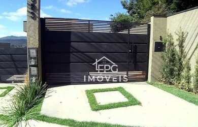 Imagem: A casa possui 3 Dormitórios, 4 Banheiros, 140m² de Área e