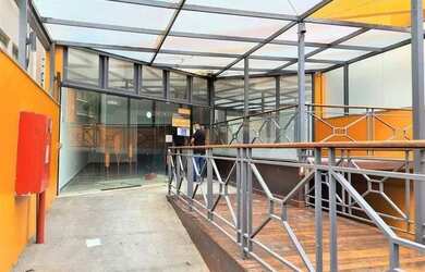 Imagem: O depósito possui 5 Vagas na garagem, 1.131m² de Área e