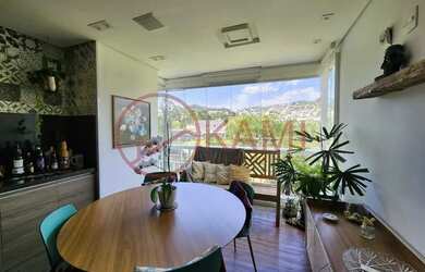 Imagem: O apartamento possui 4 Dormitórios, 4 Banheiros, 2 Vagas na