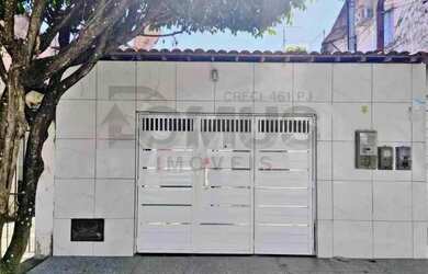 Imagem: A casa possui 3 Dormitórios, 2 Banheiros, 1 Vaga na garagem